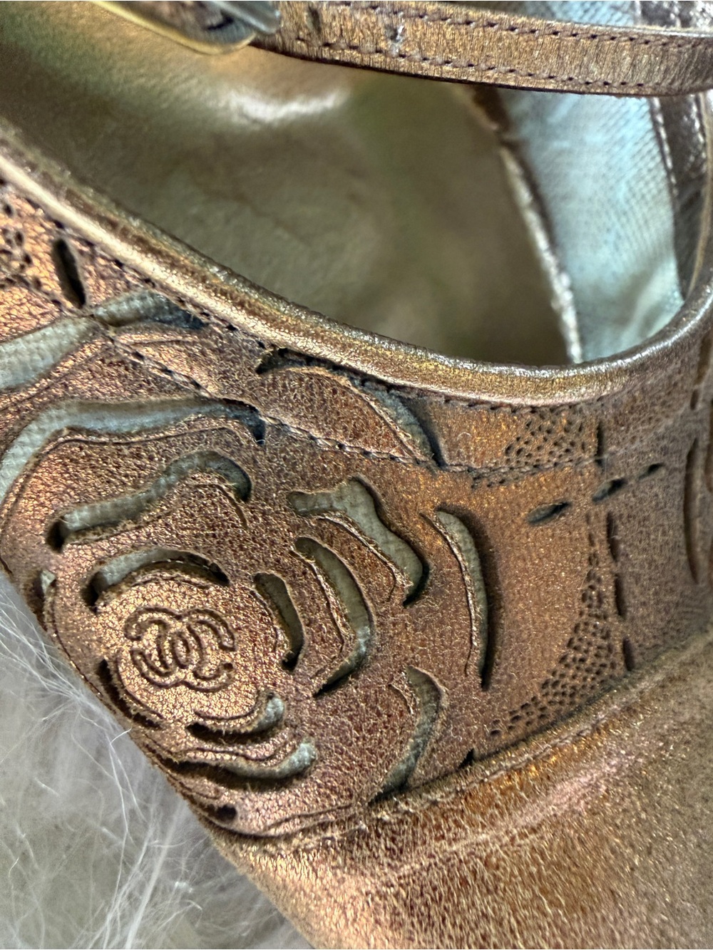 CHANEL Camellia Flower
Laser Cut Pumps Size 37 - Picture 6 of 10